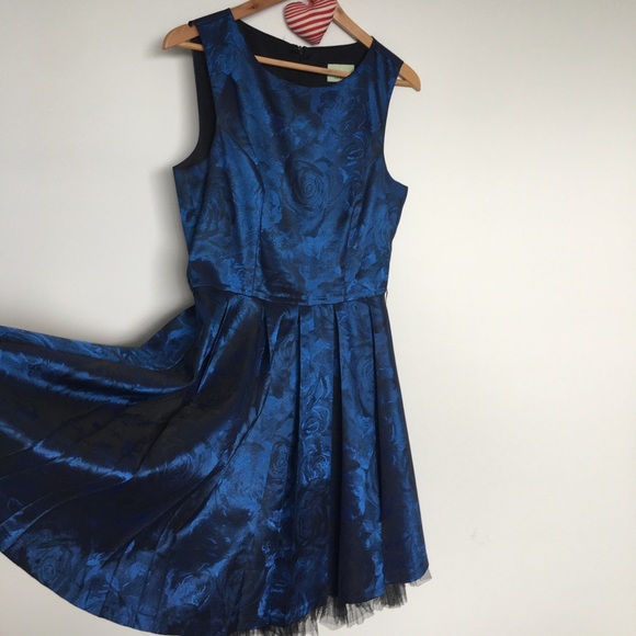 Review Blue-Black Rose Print SIZE 14 A Line Dress - Picture 7 of 9